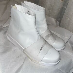 Nike Nikelab  Benassi Lux Boot-White size 6